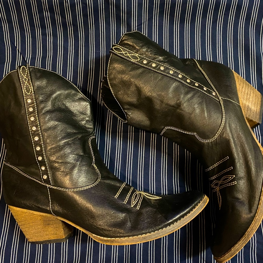 Very Volatile Black Leather “Cowboy” Booties with Rhinestones Size 10